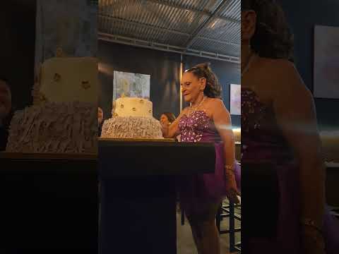 mira que delicia de pastel que yajaira se va a comer 🎂❤️🇸🇻#reels #bailes  #elsalvador #baile