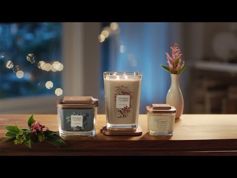 Yankee Candle Farm Fresh Peach kvepianti žvakė, 623 g video