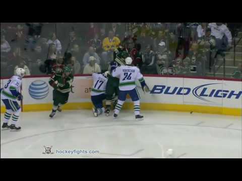 Darcy Hordichuk vs Derek Boogaard