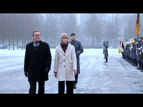 Militärische Ehren für Kaja Kallas - Europäische Union und EU-Kommission