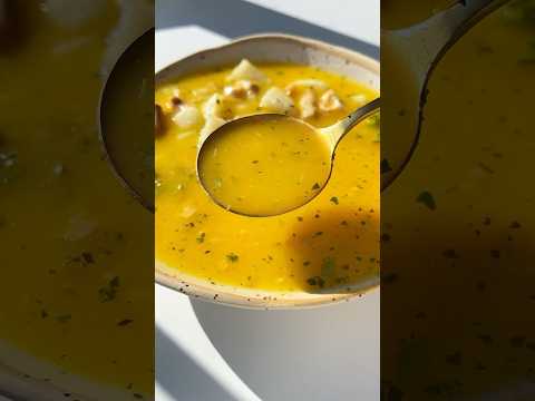 🥕EASY + Perfect for Picky Eaters! 🙌🏼 Nonna's Hidden Veggie Chicken #Soup 🥣 #soupshorts #soupseason