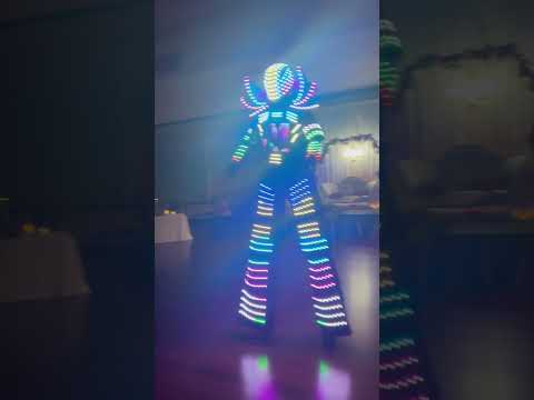 Happy NYE with DCE! 🤖🎉🍾