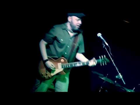 paddy.ufo.charlyT : "Rumble" (by Link Wray)