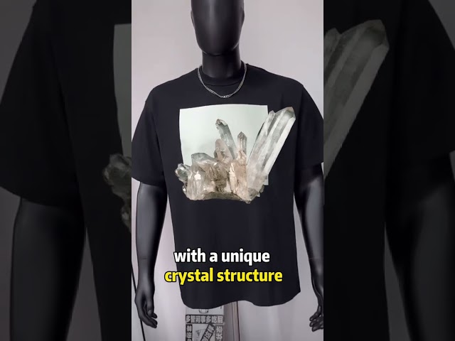 Vídeo relacionado con Illuminated Apparel Camiseta con diseño Interactivo con luz Que Brilla en la Oscuridad (Negro/Verde, 5-6 años)