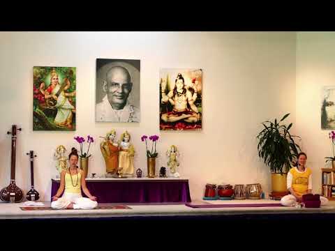 Intermediate yoga class with Kaivalya - Yoga Vidya Ashram Live 09:15 Uhr 21.05.2021