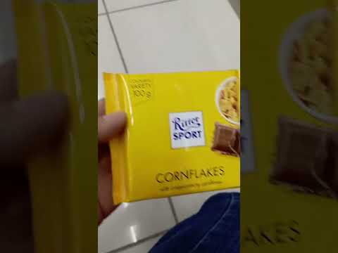 COLOURFUL VARIETY #asmr #ritter sport # cornflakes with cruspy crunchy cornflakes #trending #shorts
