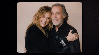 Rita Wilson &amp; Jackson Browne - Let It Be Me (Official Video)