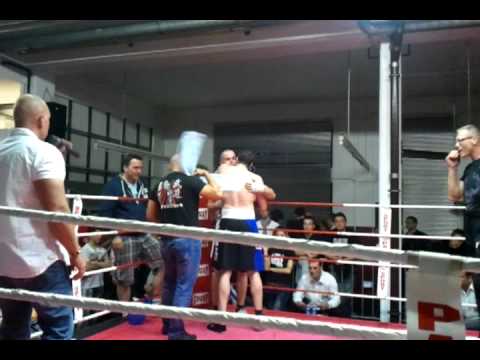 Challenge Club Sachsenhausen Box-Gala 09.04.2011. Sieg Boxer Andi Part 4