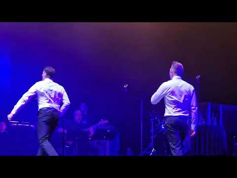 Frankie and the Dreamers feat. Ryan Molloy onboard Anthem of the Seas, 13th May 2022