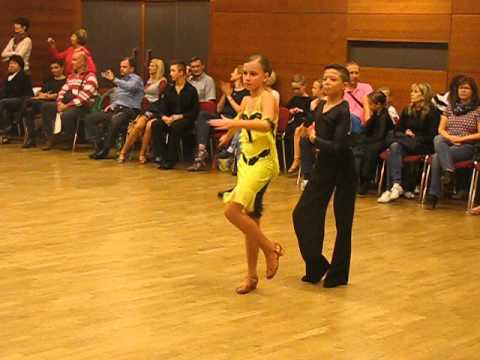 MVI 10.10.2015 Blanenský Danza Cup - Jun I D lat rumba - 1. kolo