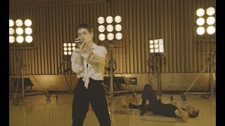 Musik-Video-Miniaturansicht zu Comme si Songtext von Christine and the Queens