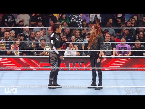 Becky Lynch confronts Bayley - WWE RAW 12/5/2022