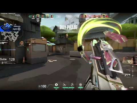 Does YAY focus on crosshair or enemies?