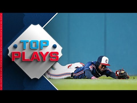 Top MLB Plays of 4/11! (Angel Martínez DIVES to end the game, Martini over the railing, and MORE!)