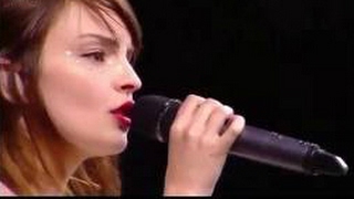 Never Ending Circles (Glastonbury 2016) CHVRCHES Live