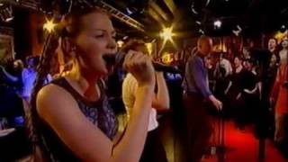 Ultra Bra - Älä soita tänne enää koskaan (Live @ Jyrki)