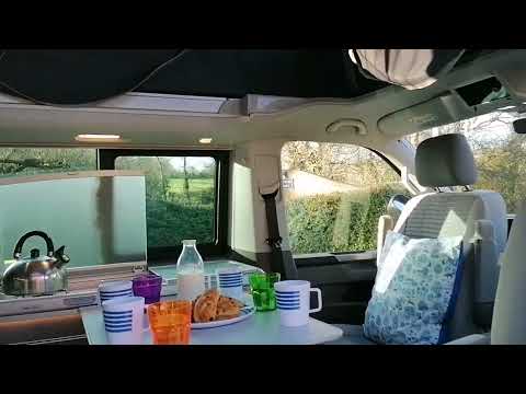 VW California Ocean  6.1 interior in dining mode
