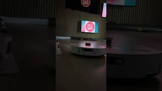 This cleaning robot doesn't need your help #dreame #shorts