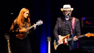 Elvis Costello &amp; Larkin Poe - The Scarlet Tide - live Munich 2014-10-13