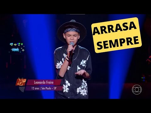 Jeito de ARTISTA - Leonardo Freire mostra seu TALENTO e canta música INTERNACIONAL no The Voice Kids