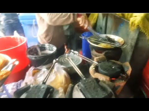Cambodian Street Food - Boeung Kengkong Market - Foods And People Activities