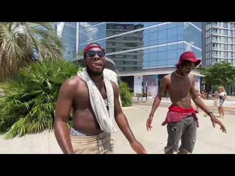 Roboto danse - momox gang