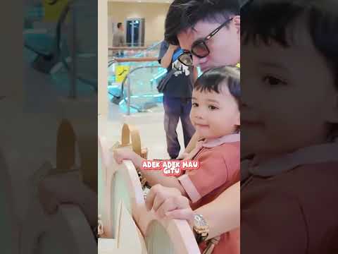 AZURA FOLLOWS AUREL'S TALK AND IS DIRECTLY ASKED WHAT FLAVOR? CHOCOLATE #azura #aurelhermansyah