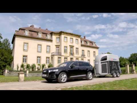 Samochód, który sam parkuje z przyczepą