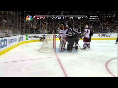 Quick save on Klesla 3rd. Phoenix Coyotes vs Los Angeles Kings Game 3 5/17/12 NHL Hockey