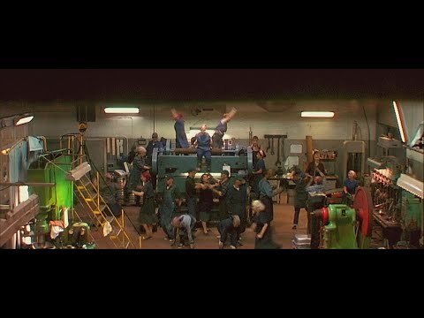 Dancer In The Dark (2000) - In The Factory