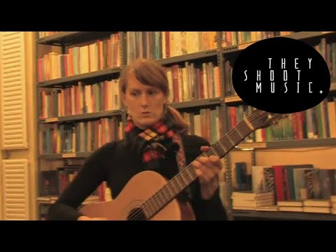 Laura Gibson - Hands In Pockets / THEY SHOOT MUSIC