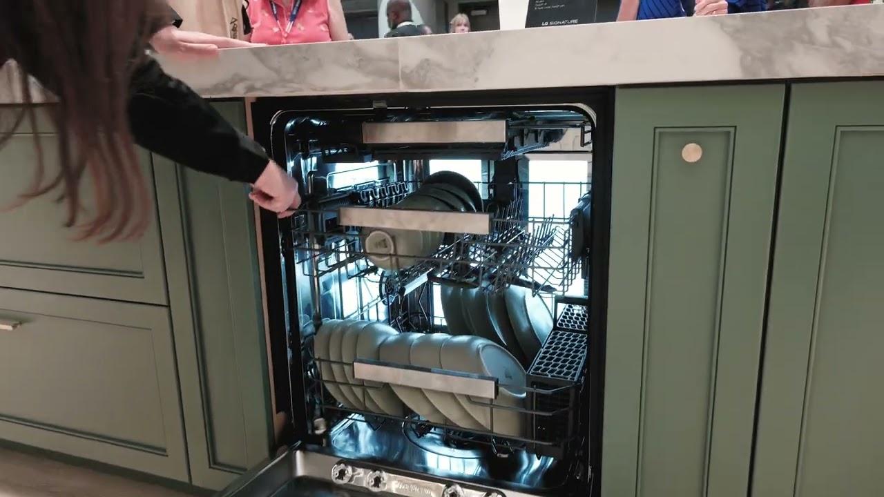 LG SIGNATURE 24” Dishwasher ✨ Flush Fit Design, LED Lighting & 1-Hour Wash | KBIS 2026