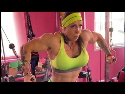 FEMALE MUSCLE, FEMALE BODYBUILDER PHYSICS ATHLETE FITNESS MODEL