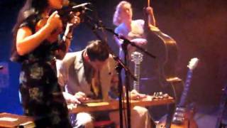 Honolulu rock-a-roll-a Kitty Daisy Lewis Paris Cafe de la danse 25 mars 2010 live concert