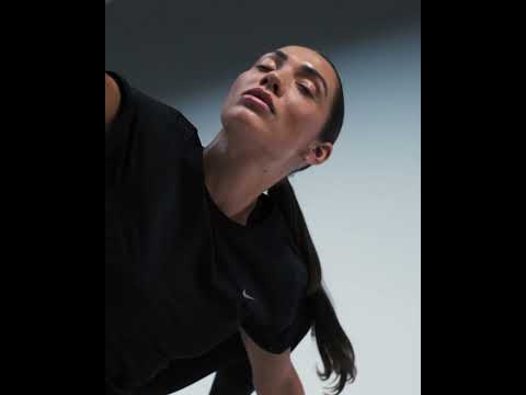 Urmăriți videoclipul