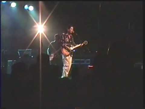 Loran Alary - Roadhouse Blues (segment) au Festiblues de Montréal le 19 août 2001