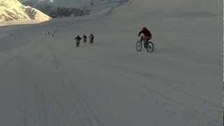 preview picture of video 'Glacier Bike Saas Fee 2013 Snowdownhill Race'