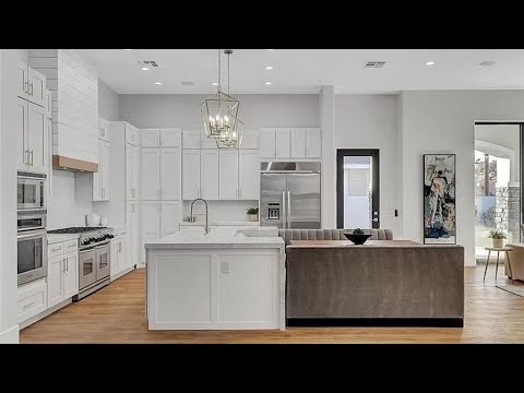 Custom Single Story Contemporary $2.2M, 4731 Sqft, 5BD, 7BA, Pool, Spa, Putting Green, 4CAR, BBQ