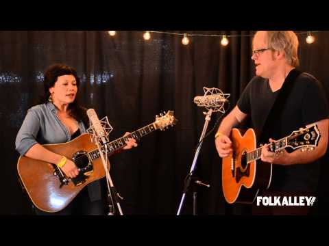 Folk Alley Sessions: Winterpills - "Freeze Your Light"