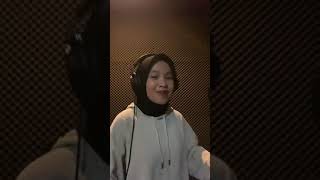 Download lagu cundamani keroncong versi resti. mp3