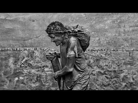 The Story Behind These Heartbreaking Pictures | Serra Pelada