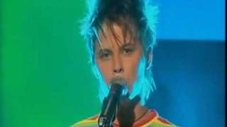 Alex Parks - Here Comes The Rain Again