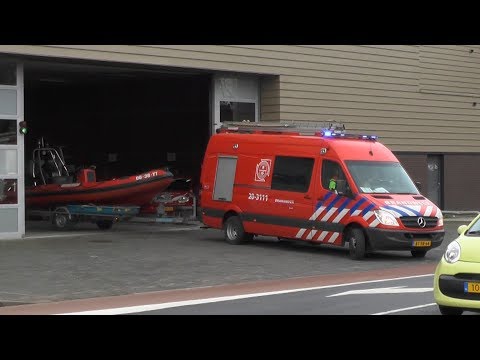 P1, Brandweer Breda [WO 20-3111 + boot] naar waterongeval in Etten Leur