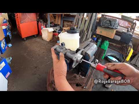 How to Replace the Brake Master Cylinder on a 1998 Toyota Tacoma
