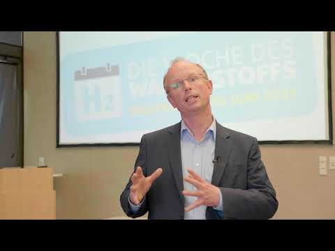 Hilmer Heineke von THHIMA klärt über Graphitspeicher auf.