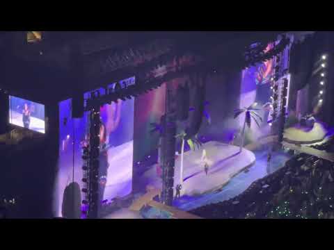 I like it -CARDI b with bad bunny (live from sofi stadium)