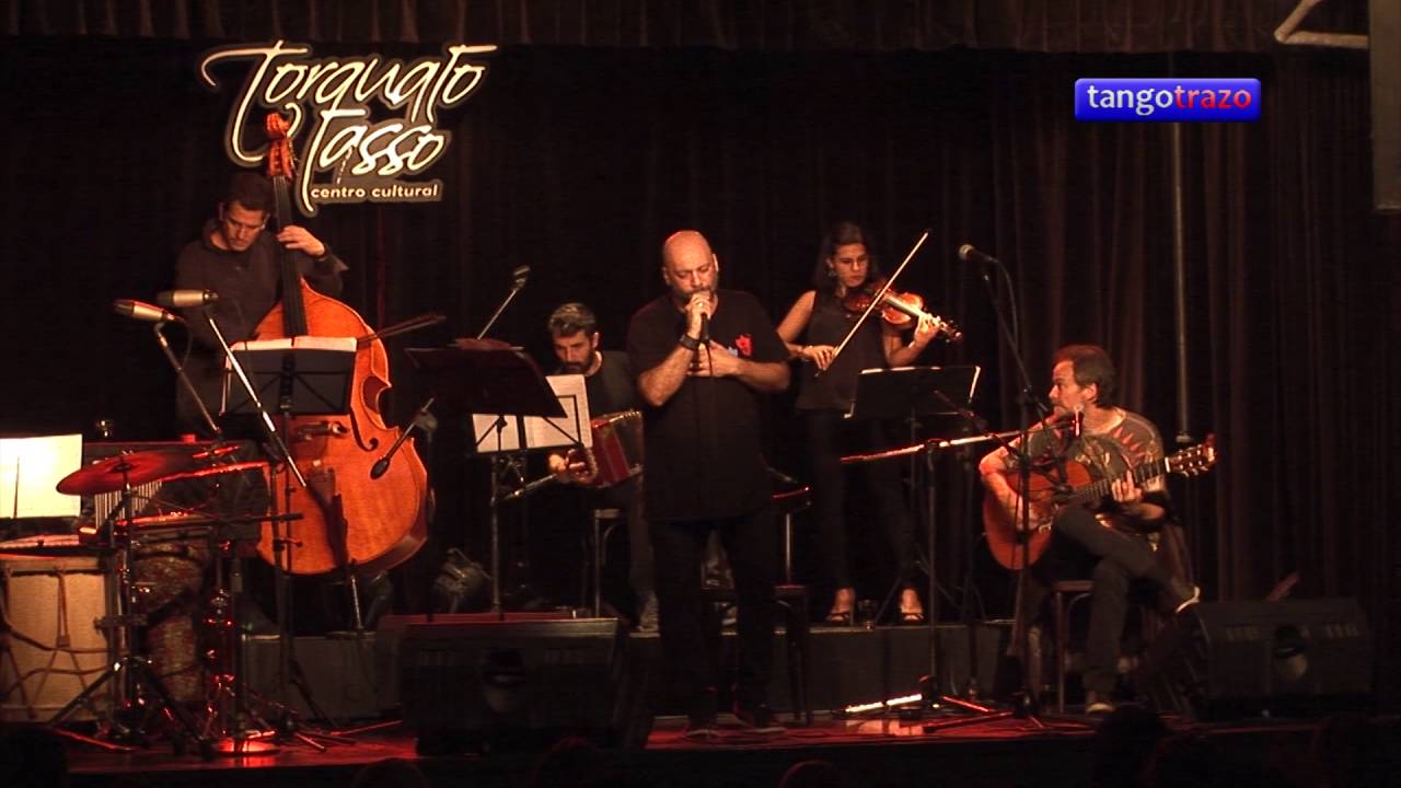 Acho Estol y Hernán Cucuza Castiello - "Comodín"