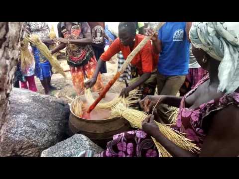 Construct a craft center in Ghana