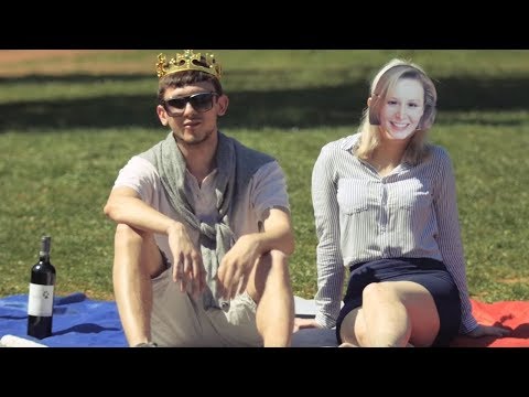 Video thumbnail for Week-end avec Marine Le Pen