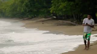 preview picture of video 'Mengisi liburan di Pantai wisata Amai , Depapre , Kab Jayapura-PAPUA'